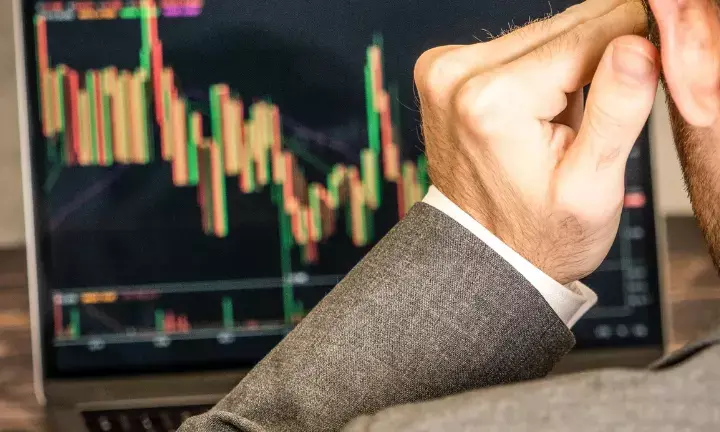 Eavesdropping Husband Hits Jackpot