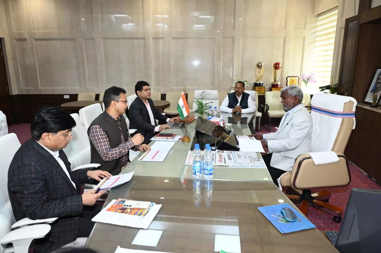 Jharkhand: सरकारी स्कूलों में जनजातीय भाषा की पढ़ाई को लेकर क्या हैं चुनौतियां Jharkhand: सरकारी स्कूलों में जनजातीय भाषा की पढ़ाई को लेकर क्या हैं चुनौतियां