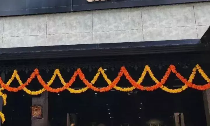 Blast in Bengaluru Cafe Injures 4