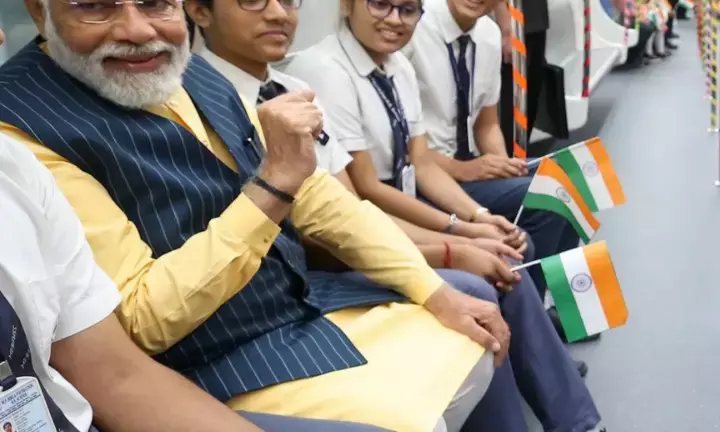 PM Modis Underwater Metro Ride