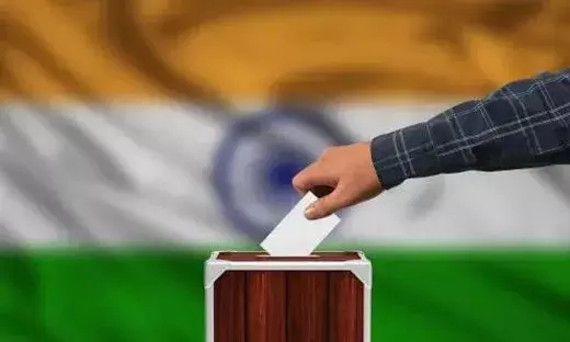Postal Voting: प्रवासी मज़दूर चाहते हैं कि उनको भी मिले ‘पोस्टल वोट से मतदान करने का अधिकार’