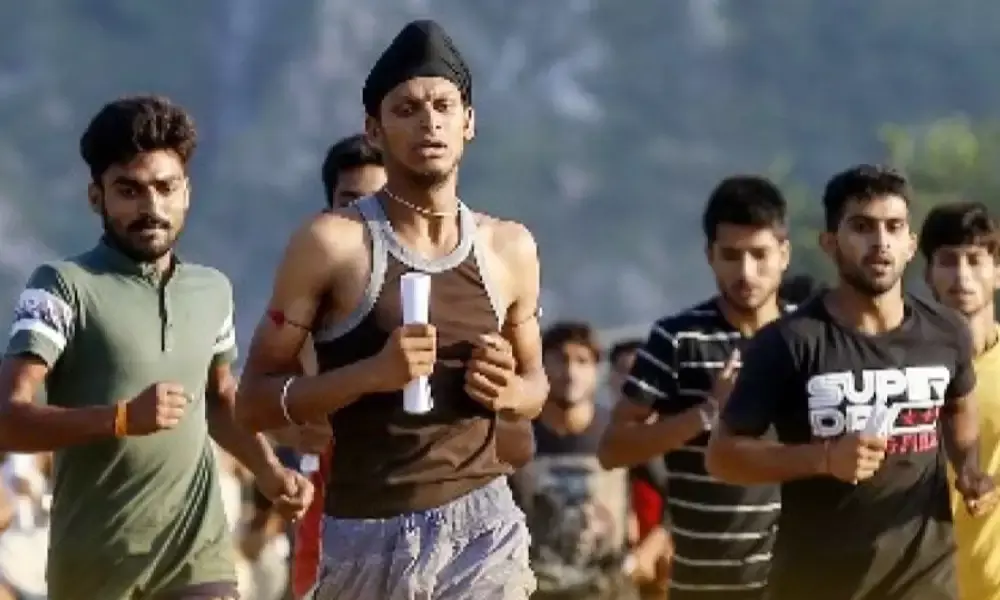 ‘अग्निपथ’ के कारण युवाओं का सेना भर्ती से हुआ मोहभंग: ‘वोट की ताक़त से सरकार को पहुंचाना चाहते हैं संदेश’