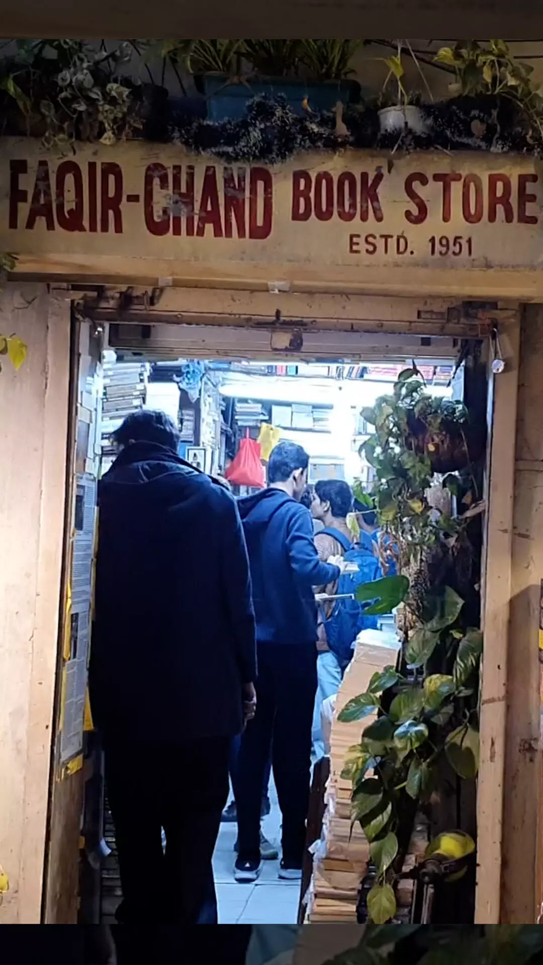 Meet The Quintessential Bookseller | Inside Delhis Oldest Book Shop | People First | India 365 Meet The Quintessential Bookseller | Inside Delhis Oldest Book Shop | People First | India 365