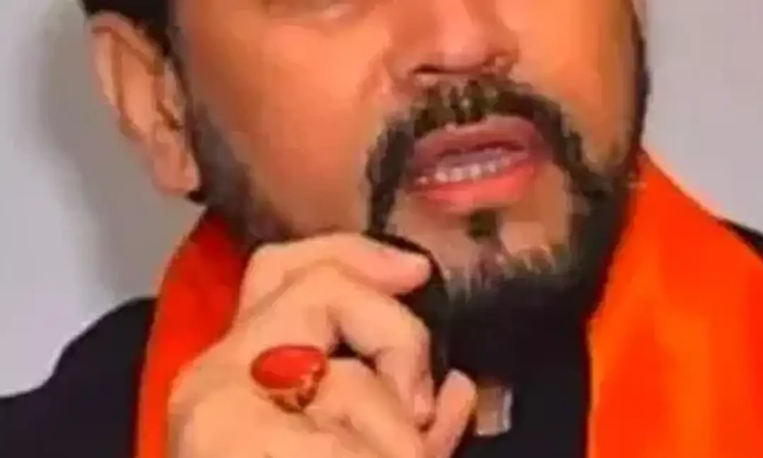 Congress Ke Neta Rehtey Hindustan Main He,Dil Pakistan Mein He