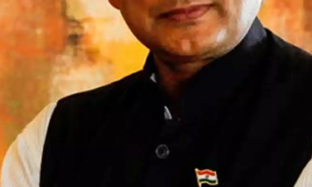 Shashi Tharoor Aide Caught Smuggling Gold?