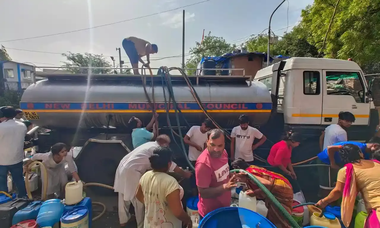 जलवायु परिवर्तन: प्राकृतिक आपदाओं से सबसे अधिक प्रभावित ग़रीब एवं वंचित वर्ग, ‘क्लाइमेट एक्शन प्लान व आर्थिक प्रोत्साहन की ज़रूरत’