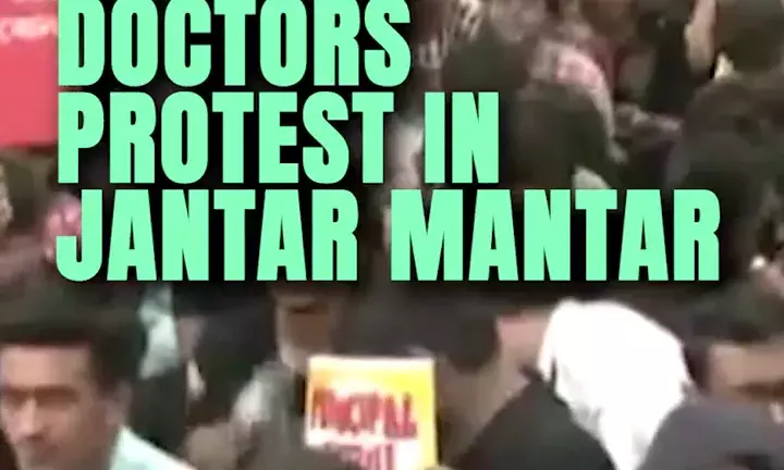 Doctors Stage Protest In Jantar Mantar On The 10th Day Of Indefinite Strike For Justice